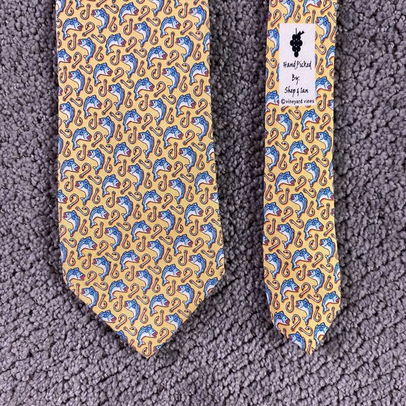 Vineyard Vines Necktie Tie Fish Hook Fishing Print Silk Made in the USA - Picture 3 of 7